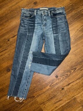 Chelsea & Violet Two-Tone Blue Denim Cropped Distressed Ankle Jeans Size 31